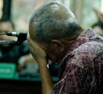 Mengaku Sakit, Anggodo Didakwa