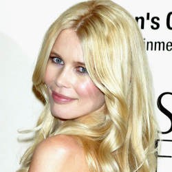 Hamil, Claudia Schiffer Berpose Bugil Mirip Demi Moore