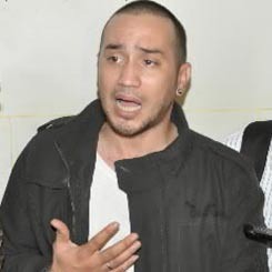 Gary Iskak Bantah Robek-robek Baju Sendiri