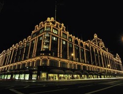 Dijual: Harrods Department Store Senilai US$ 2,2 Miliar