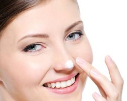 Tips Wajah Halus Bebas Komedo Putih