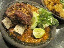 Iga Bakar Empuk Plus Jamur Crispy