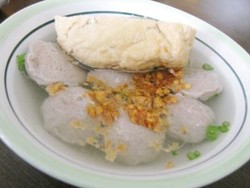 Slruup... Kenyal Gurih Bakso Gepeng