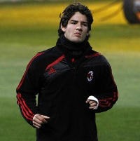 Soal Masa Depan, Pato Pasrah pada Milan