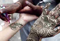 Tato Henna yang Dicampur Benzena Bisa Memicu Leukemia