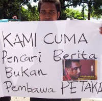 Aktivis AJI Makassar Geruduk Pengadilan