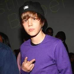 Justin Bieber Gaet Miley Cyrus Untuk Rekaman