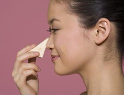 Lindungi Kulit dari Polusi dengan Foundation