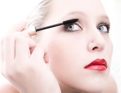 Atasi Maskara yang Menggumpal