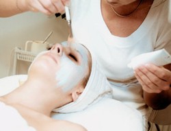 Meremajakan Kulit dengan Teknik Mikrodermabrasi