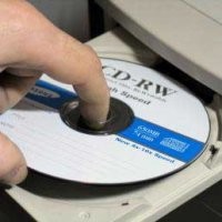 PC Laris, Software Bajakan Kian Bombastis