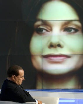 Berlusconi Ceraikan Istri Kedua 