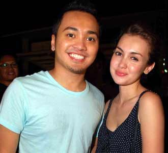 Rianti Santai Pacaran