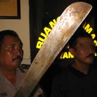 Pengaruh Miras, Security Cafe Karaoke Bacok Pengunjung