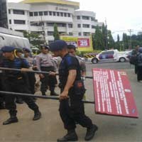 Pedagang Keputran Sempat Bersitegang dengan Polisi