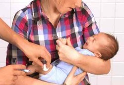 Larutan Gula Cegah Bayi Menangis Saat Imunisasi