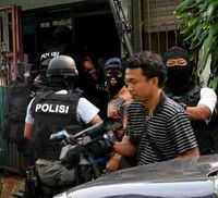 Densus Gerebek Rumah Heri Suranto
