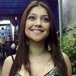 Sarah Azhari Kini Malas Clubbing