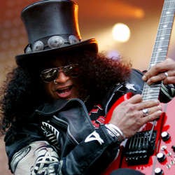 Slash Berkomitmen Untuk Tidak Gantung Gitar