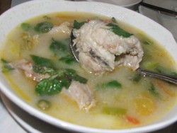Slurpp... Hangat Gurih Sup Ikan
