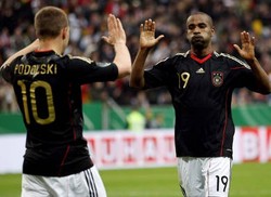 Cacau Sumbang Dua Gol Jerman 