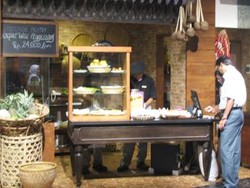 Memilih Jajanan Halal