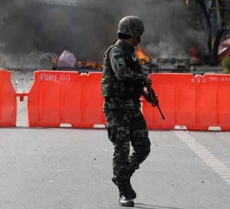 Bentrokan di Bangkok Terus Berlanjut