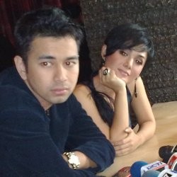 Raffi Ahmad Canggung Duet Bareng Pacar