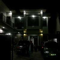 Rumah Pemilik Warung Bu Kris Disatroni Maling