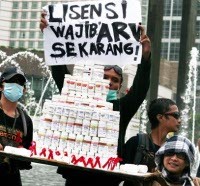 Waria, Gay dan Biseks Demo Tuntut Obat HIV/AIDS Tetap Murah