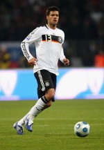 Ballack Tetap Khawatir