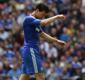 Engkel Ballack Masih Bengkak 