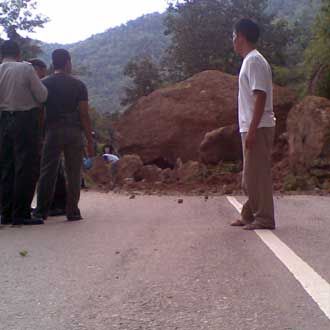 Jalur Pacitan-Ponorogo Lumpuh