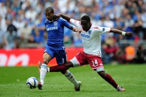 Ashley Cole, Sang Pemecah Rekor