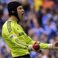 Halau Penalti, Cech Cuma Beruntung