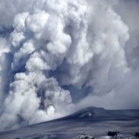 Bandara Heathrow Lagi-lagi Ditutup Akibat Awan Abu Islandia