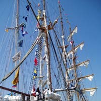 KRI Dewaruci Raih 2 Penghargaan di Yunani
