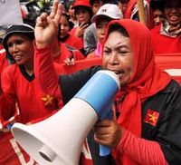 Ibu-ibu Demo PLN