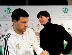 Kritik Boateng, Loew Tunggu Kabar Ballack