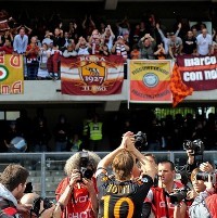 Terima Kasih Totti untuk Romanisti yang Unik