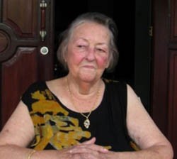 Mama Lauren, Peramal Yang Tak Mau Disebut Paranormal