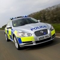 Si Kucing Besar Jadi Mobil Polisi