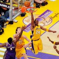 Kobe 40 Angka, Lakers Hajar Suns