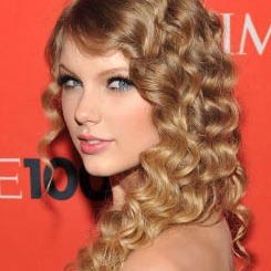 Taylor Swift Raih Penghargaan Penyanyi Terbaik Lagi