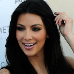 Tubuh Seksi Kim Kardashian Dihiasi Selulit