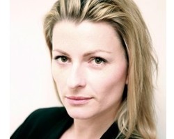 Joanna Sykes, Desainer Baru Aquascutum