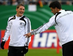 Ballack Out, Schweinsteiger Siap Unjuk Gigi
