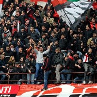 Milanisti Terbiasa  Menyantap Kaviar dan Sampanye