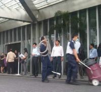 Polisi Olah TKP di Energy Building