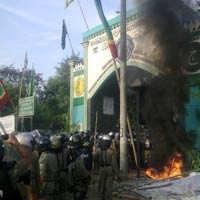 Foke Beri Rp 2,2 M untuk 231 Korban Rusuh Koja